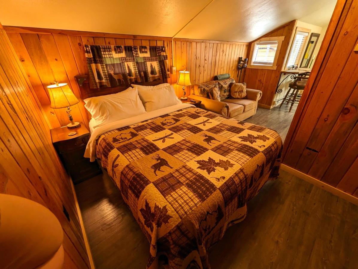 Yellowstone'S Treasure Cabins 가디너 외부 사진