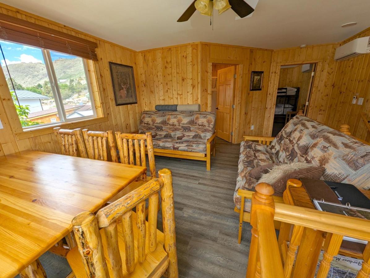 Yellowstone'S Treasure Cabins 가디너 외부 사진
