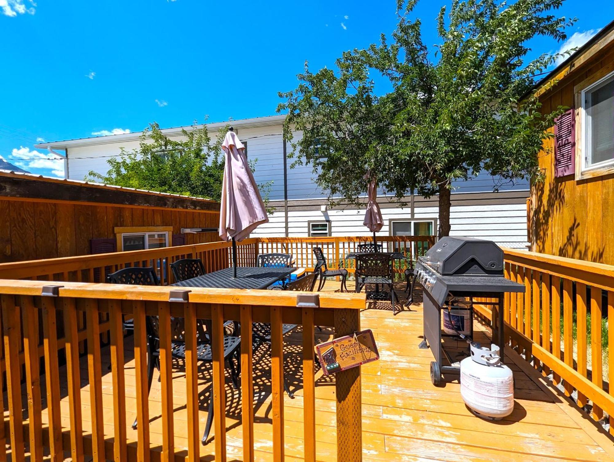 Yellowstone'S Treasure Cabins 가디너 외부 사진