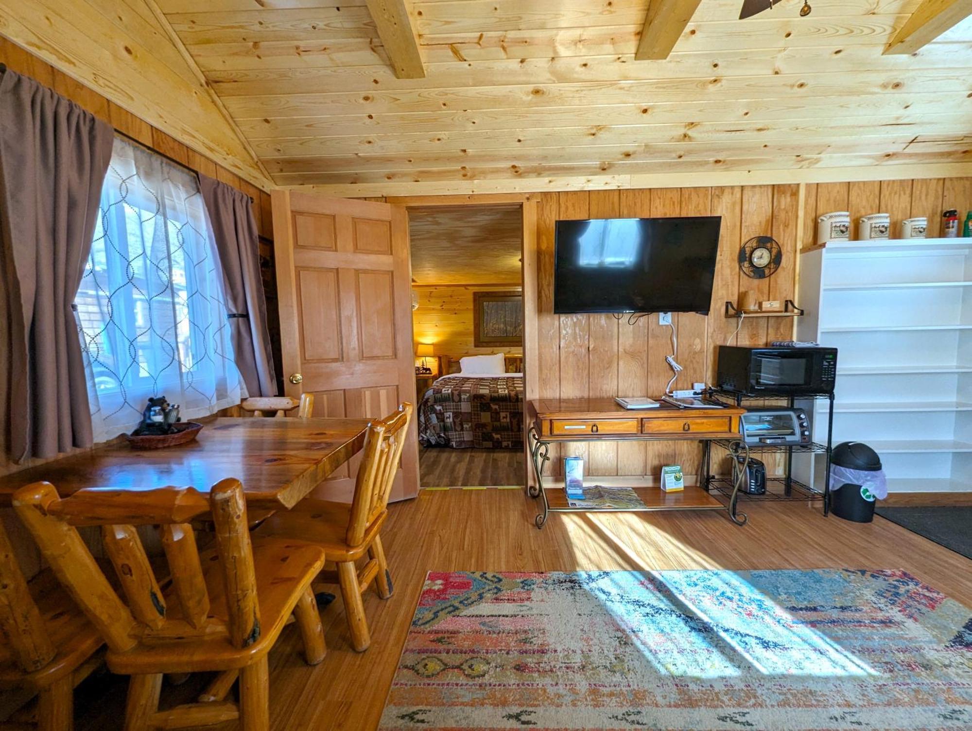 Yellowstone'S Treasure Cabins 가디너 외부 사진