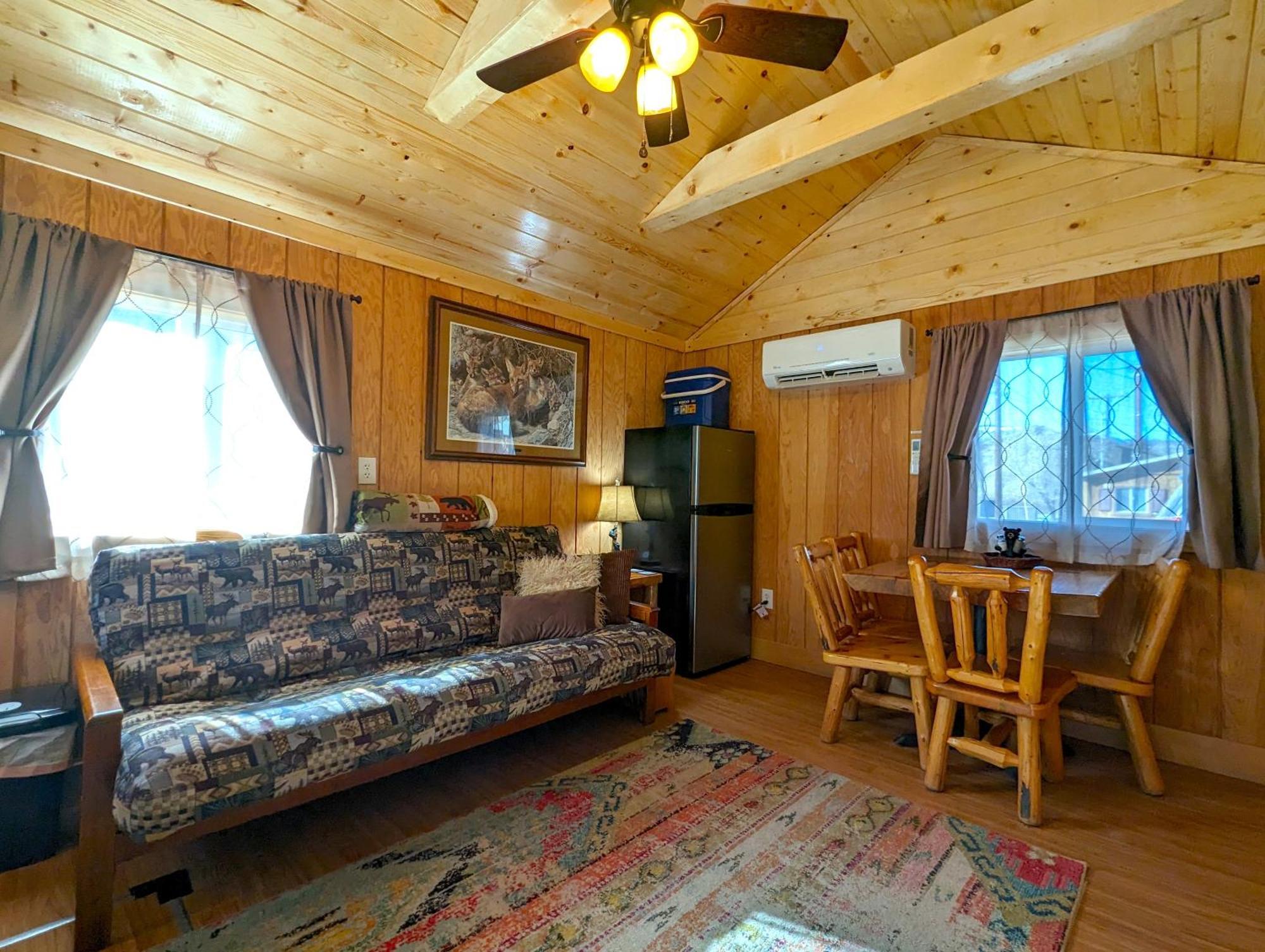 Yellowstone'S Treasure Cabins 가디너 외부 사진