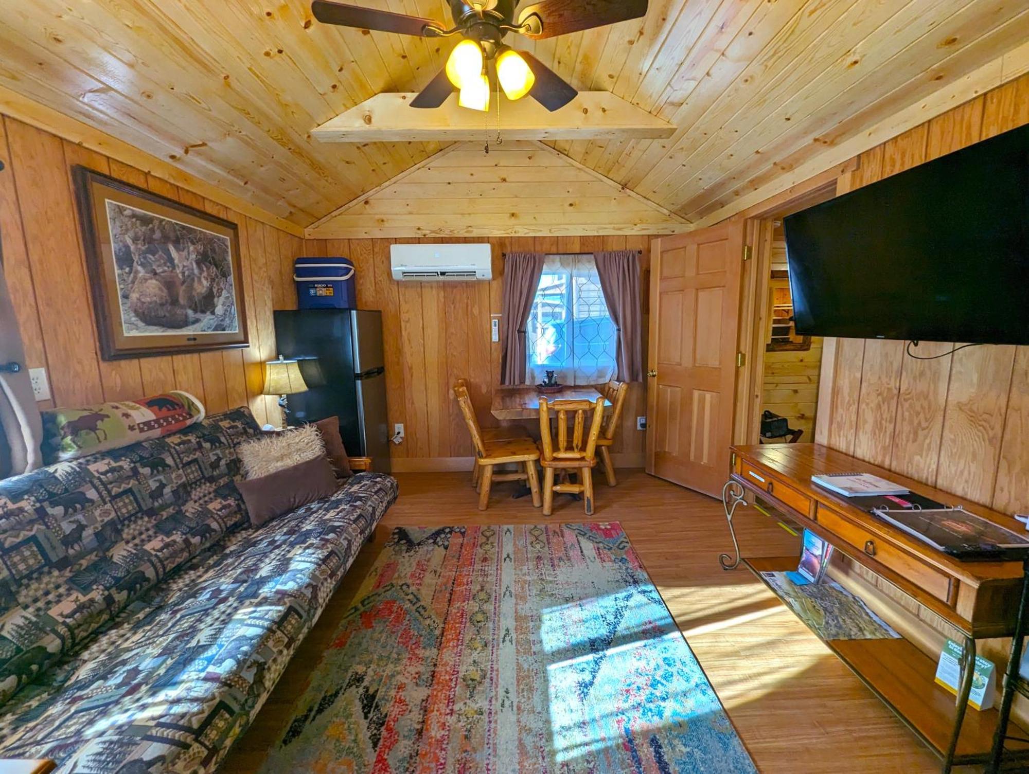 Yellowstone'S Treasure Cabins 가디너 외부 사진