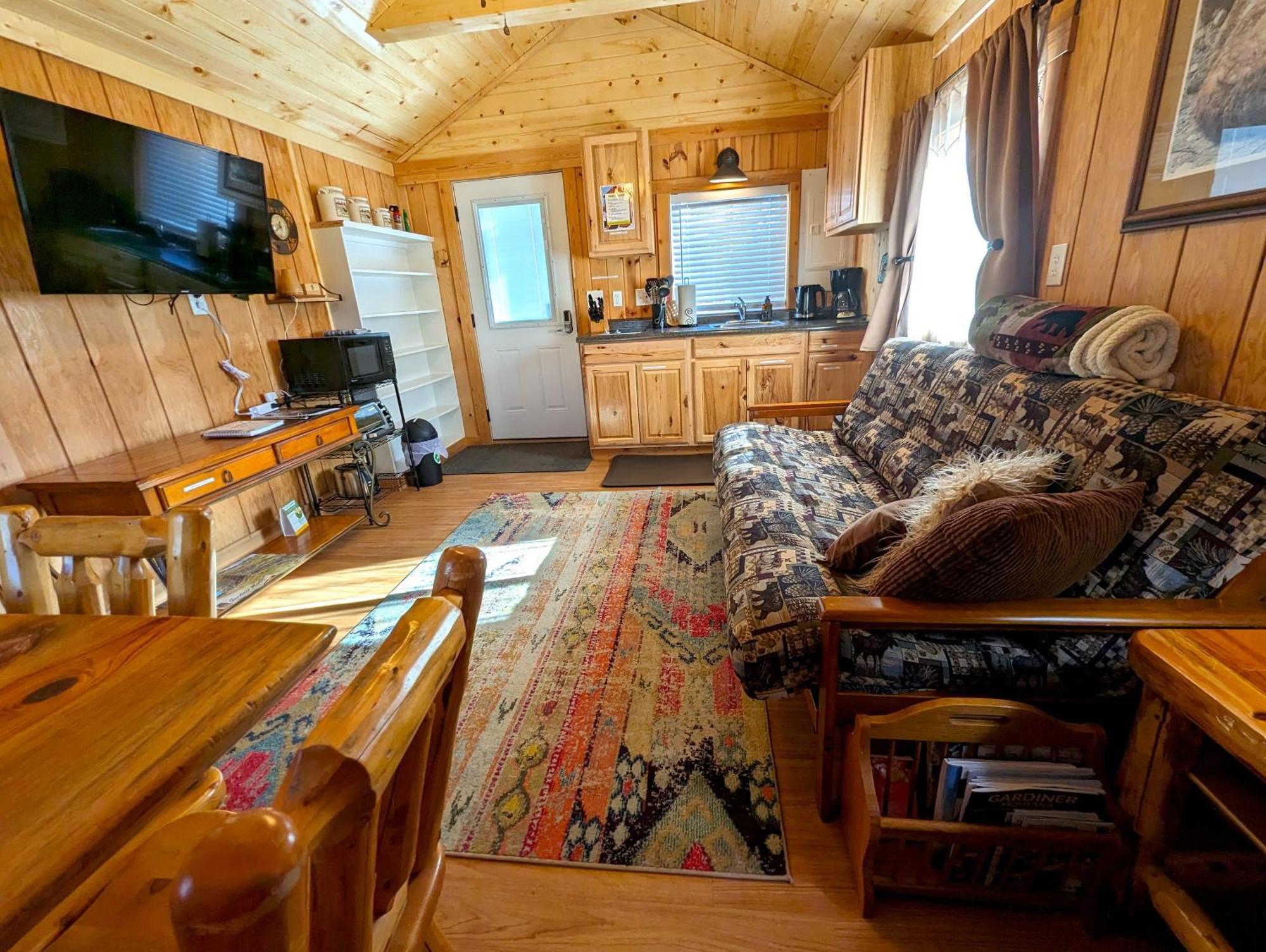 Yellowstone'S Treasure Cabins 가디너 외부 사진