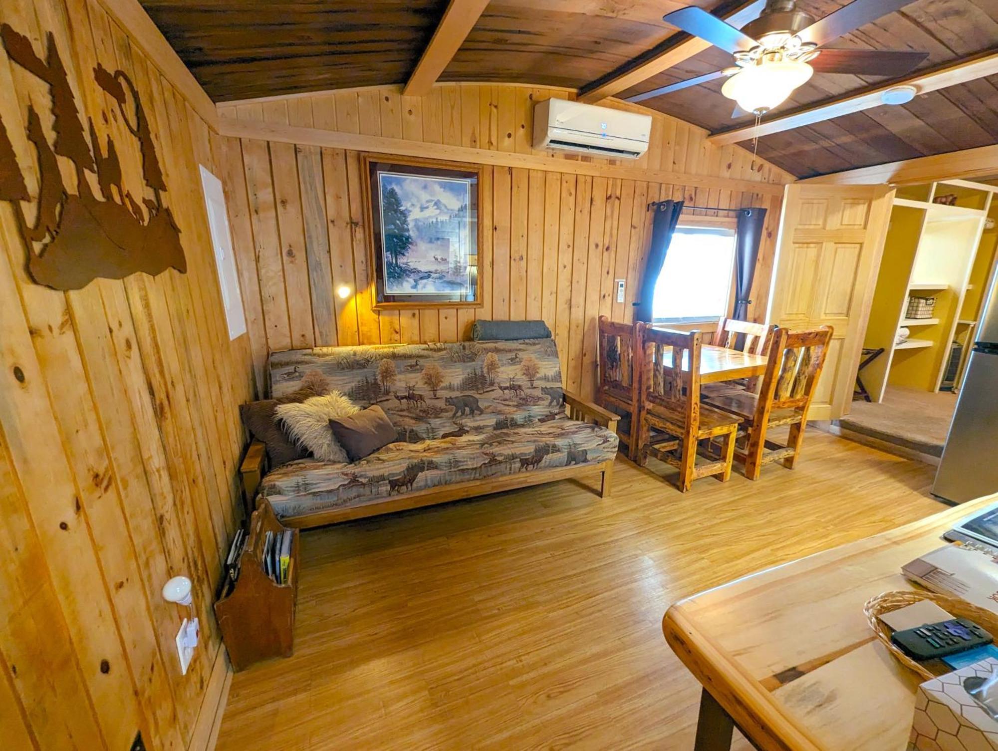 Yellowstone'S Treasure Cabins 가디너 외부 사진