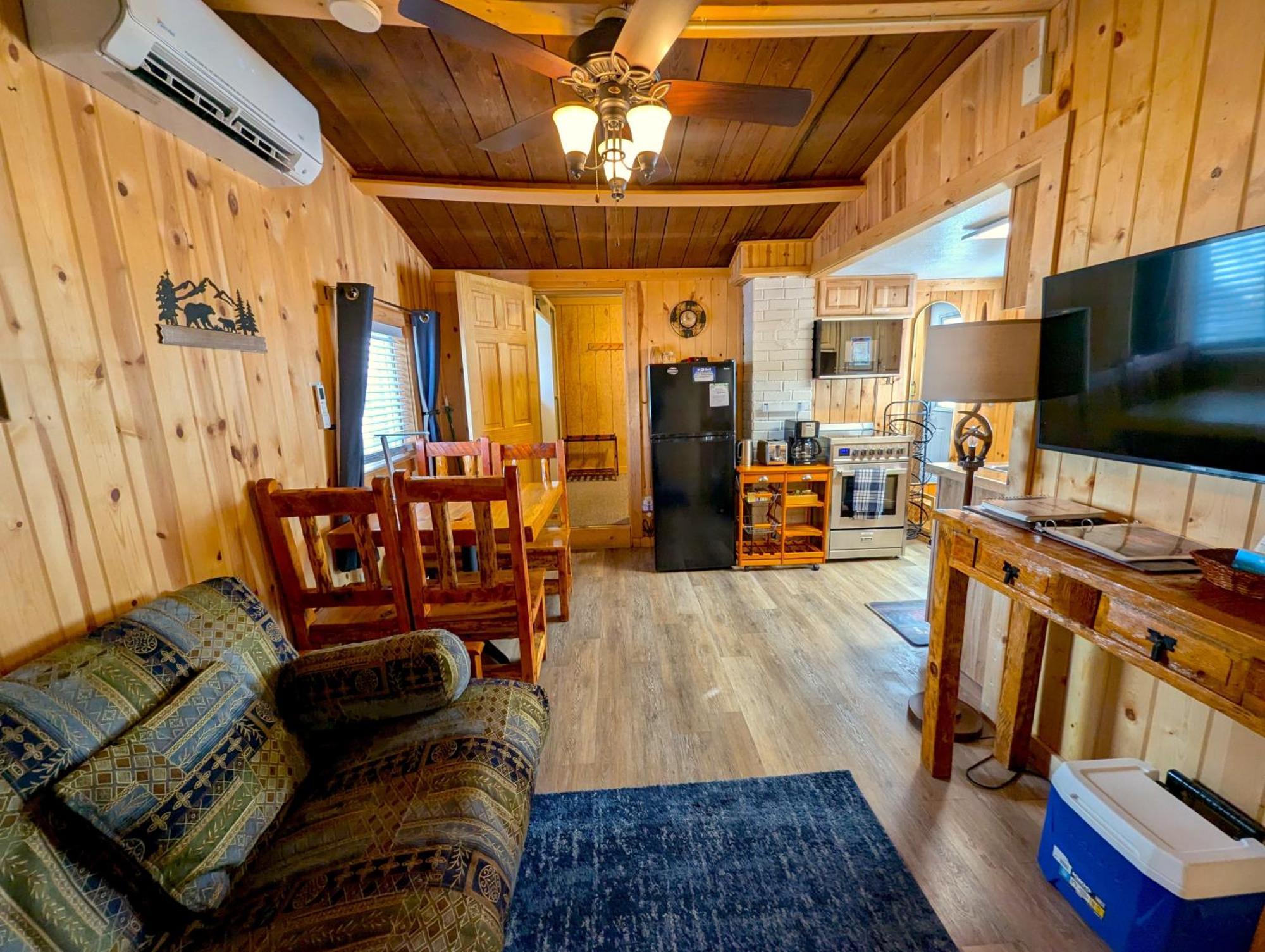 Yellowstone'S Treasure Cabins 가디너 외부 사진