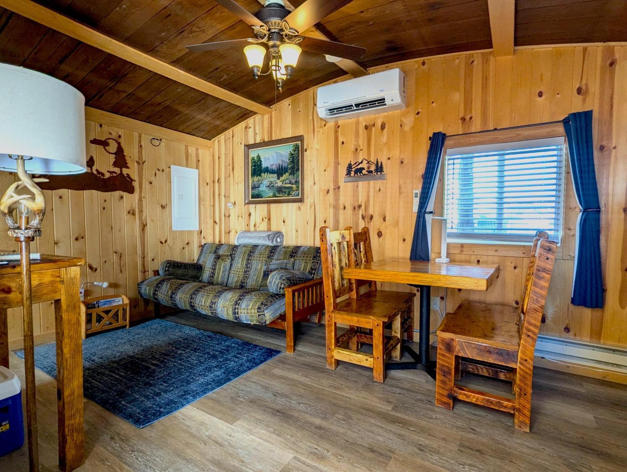 Yellowstone'S Treasure Cabins 가디너 외부 사진