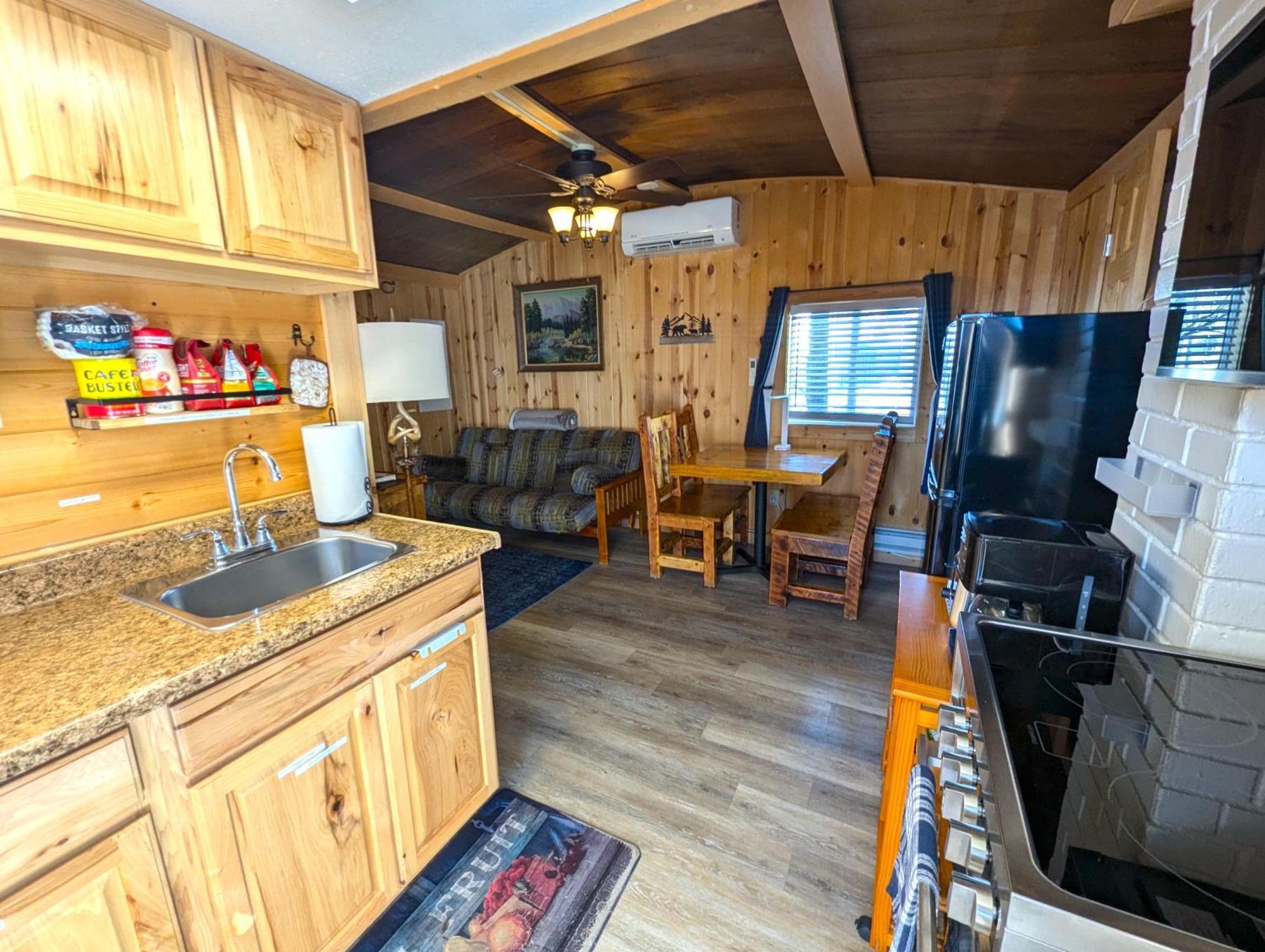 Yellowstone'S Treasure Cabins 가디너 외부 사진